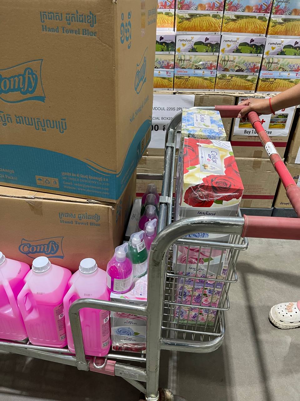 Modern Trade Distribution of Cellox and Hygienist Products by BJC at Makro Cambodia 12 Dec - Image 30